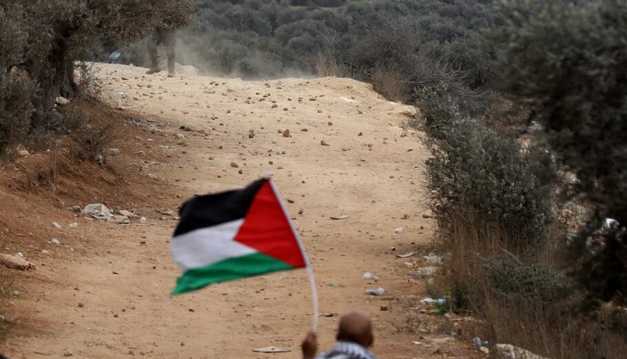 Η σημαία της Παλαιστίνης © EPA/ALAA BADARNEH
