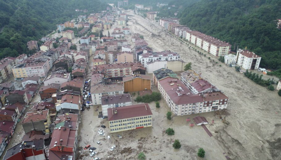 Φονικές πλημμύρες στην Τουρκία, στους 62 οι νεκροί ©ΑΠΕ