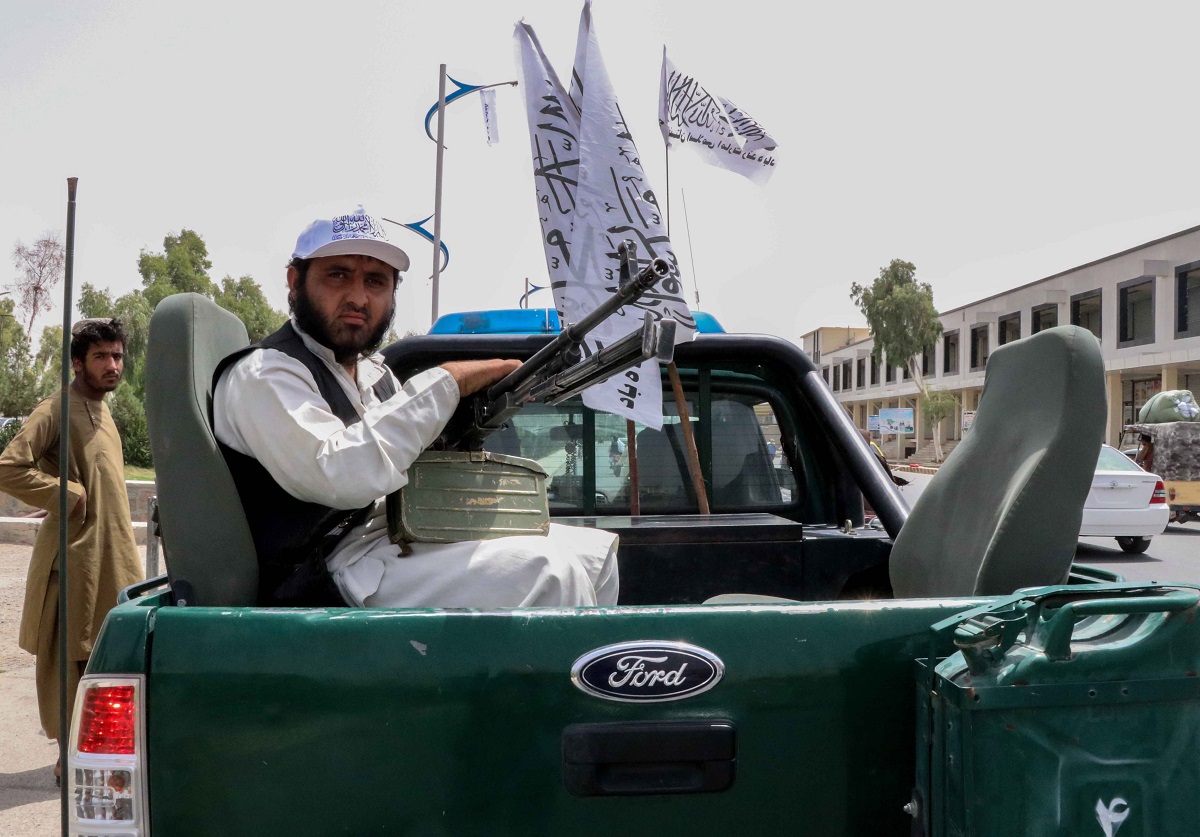 Οι Ταλιμπάν εμποδίζουν δημοσίους υπαλλήλους να επιστρέψουν στις δουλειές τους ©EPA/STRINGER