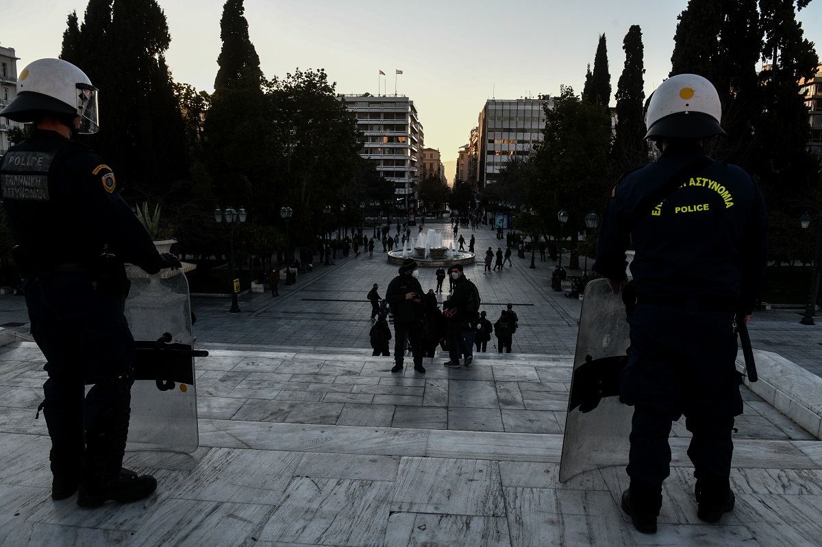 Έλεγχοι: Πάνω από 200.000 το Σάββατο – Πρόστιμα ύψους 135.350 ευρώ