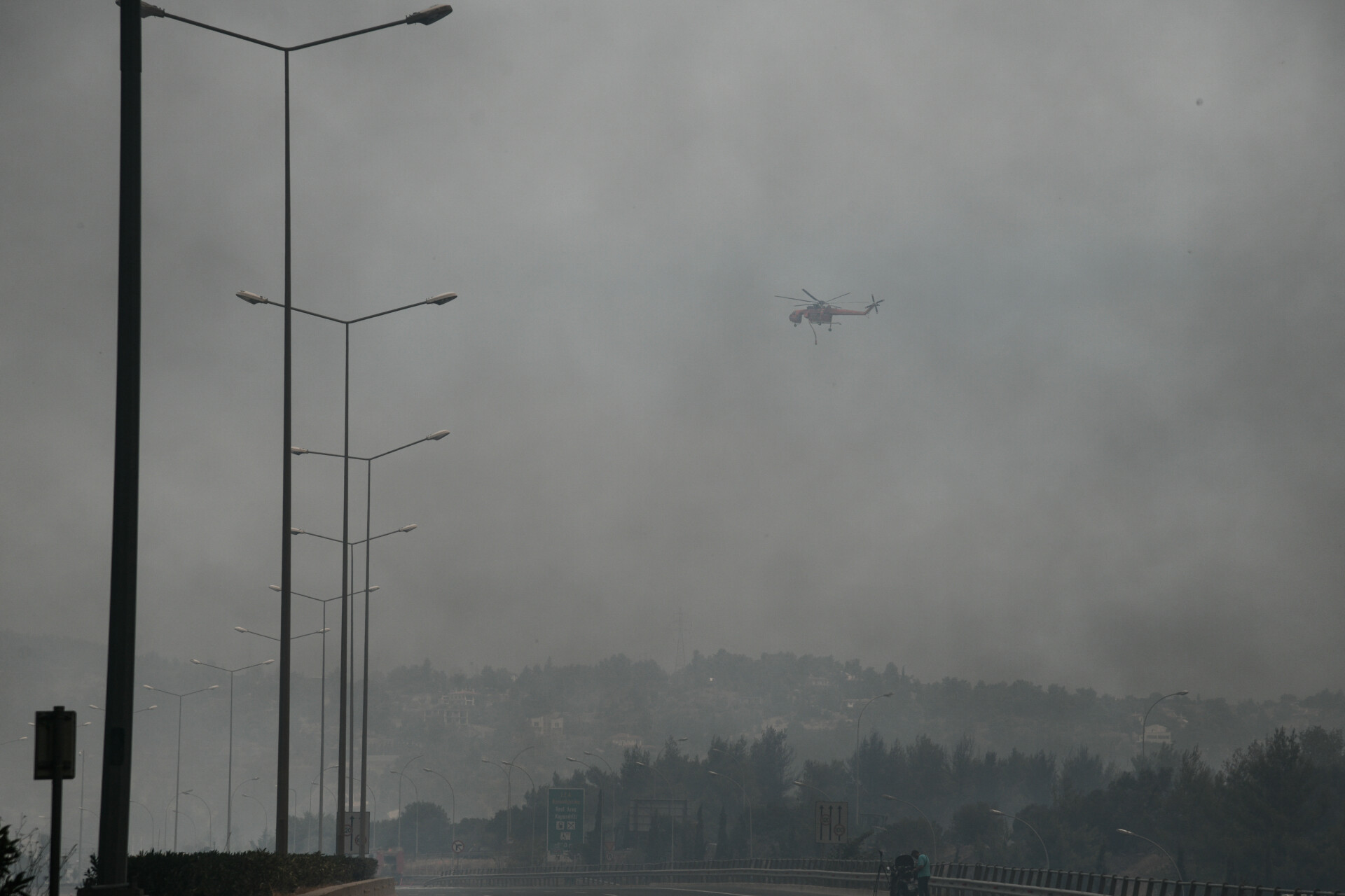 Προσπάθεια για αποκατάσταση της ηλεκτροδότησης στην Αττική