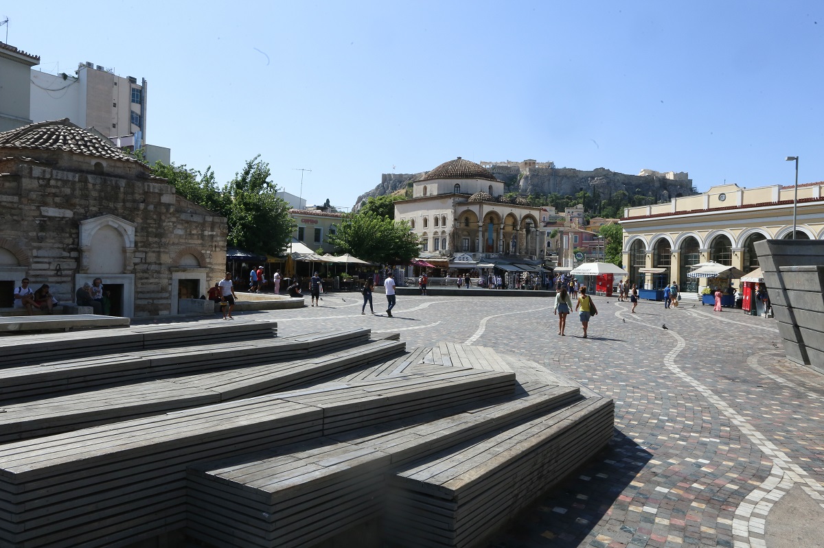 Καιρός: Γενικά αίθριος με τοπικές βροχοπτώσεις την Παρασκευή