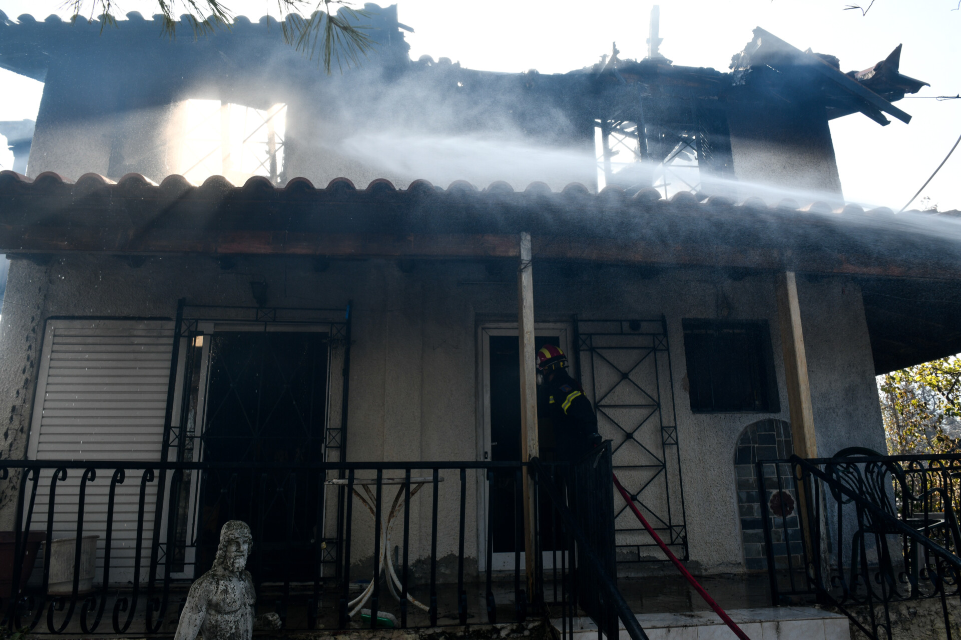 Φωτιές: Αυτοψίες του Υπ. Υποδομών στην Αττική – 419 ακατάλληλες κατοικίες