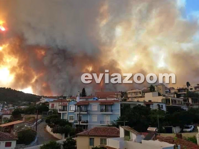 Κάηκαν σπίτια στη Λίμνη Ευβοίας © eviazoom