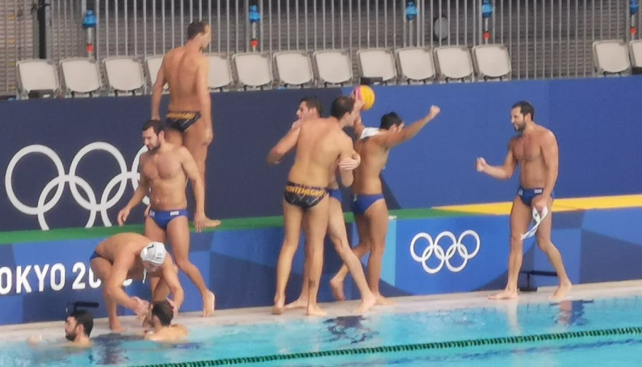Η Εθνική Ομάδα πόλο των ανδρών πανηγυρίζει για την πρόκριση στους 4 των Ολυμπιακών Αγώνων © facebook.com/HellenicOlympicCommittee