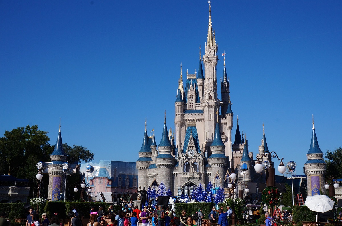 Disney: Ισχυρότερα κέρδη και πωλήσεις από τα προ πανδημίας επίπεδα
