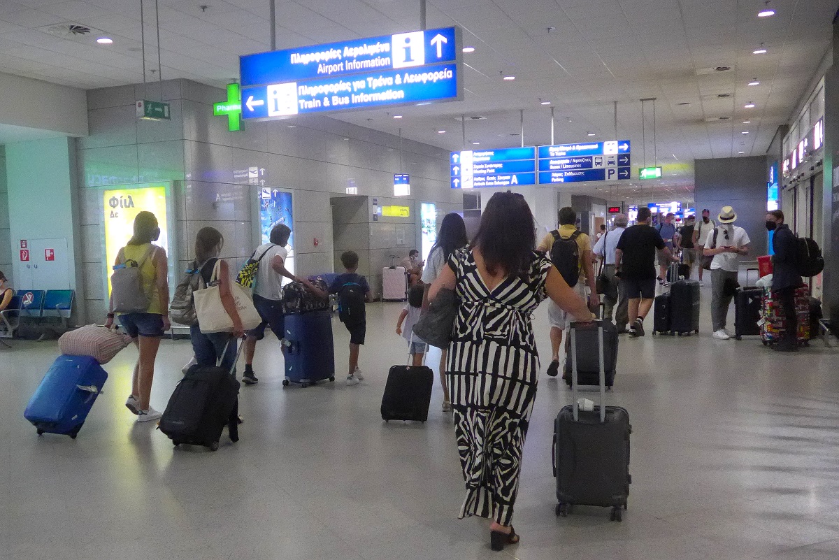 Νotam: Υποχρεωτικό τεστ Covid για ανεμβολίαστους πολίτες από 16 χώρες
