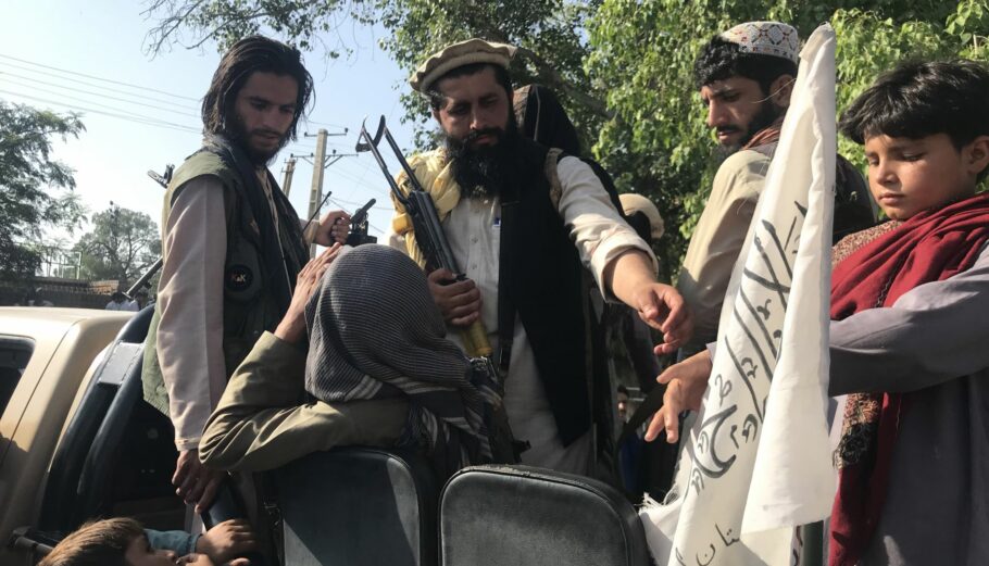 Οι Ταλιμπάν © EPA/STRINGER