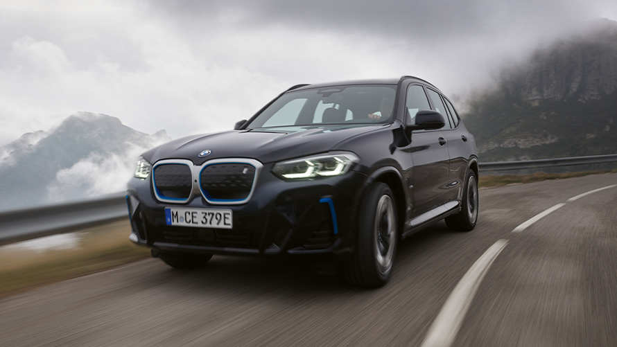Ντεμπούτο στην μεγάλη οθόνη για τη νέα BMW iX3