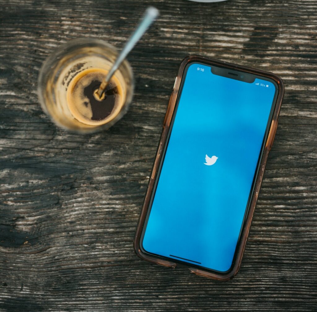 Twitter: Συνεργασία με μεγάλα πρακτορεία για την αντιμετώπιση των fake news