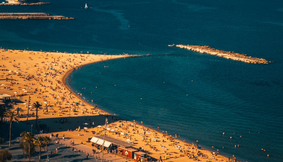 Παραλία στην Ισπανία ©Unsplash