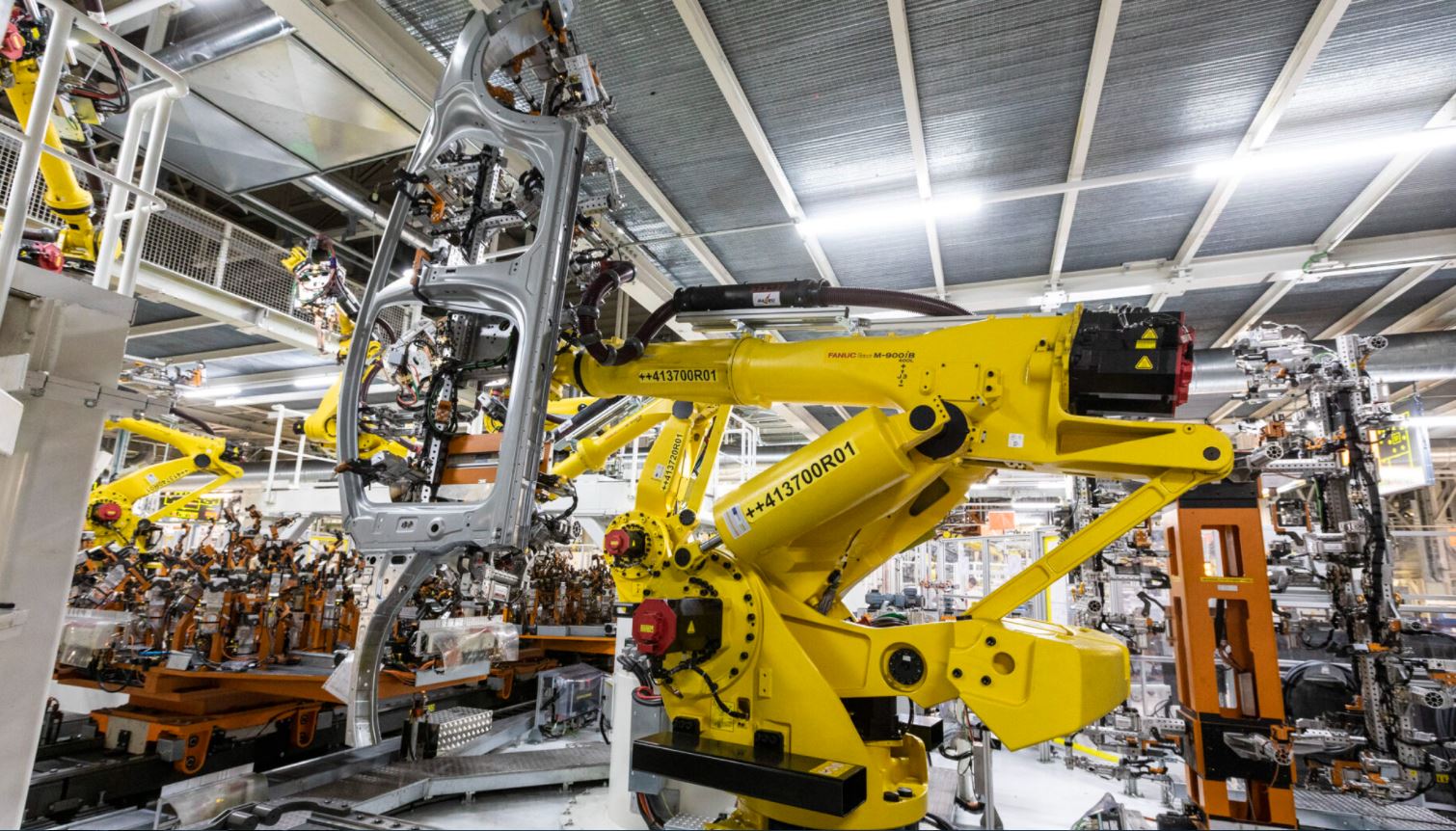 Τα δύο γιγάντια ρομπότ στο εργοστάσιο της SEAT (video)