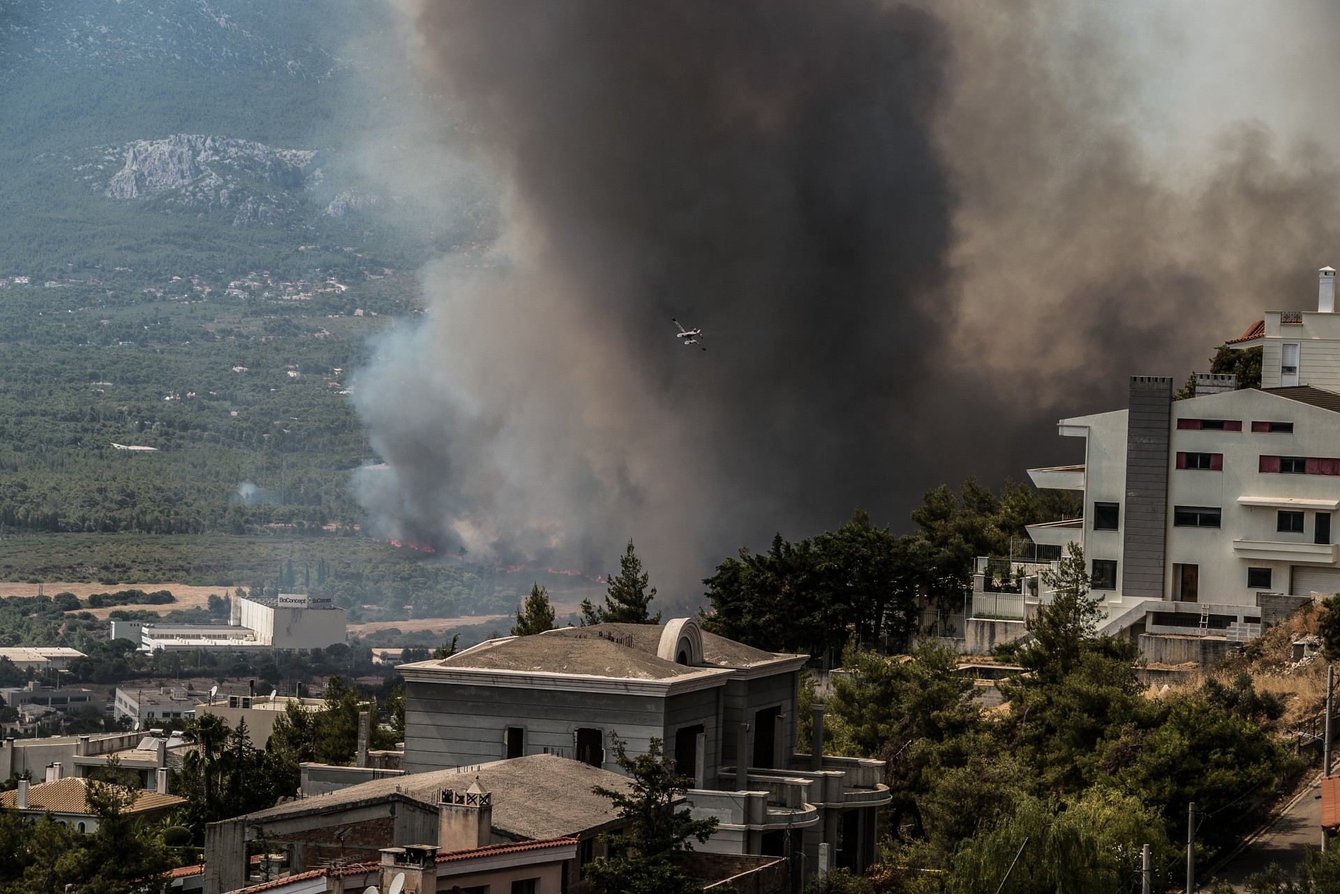 Φωτιά στη Βαρυμπόμπη © Eurokinissi