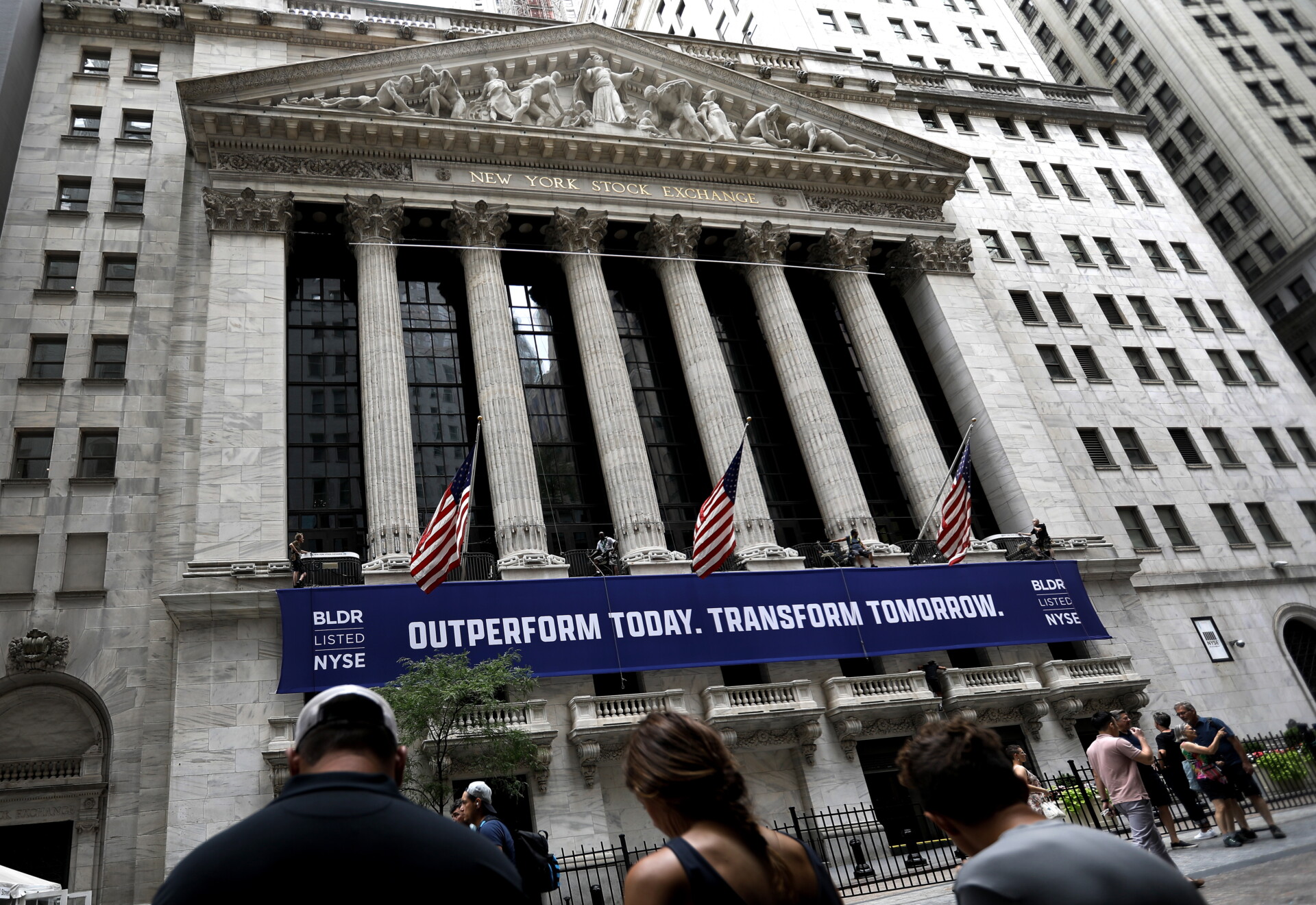 Wall Street: Επιστροφή στα κέρδη – Άνοδο 330 μονάδες ο Dow