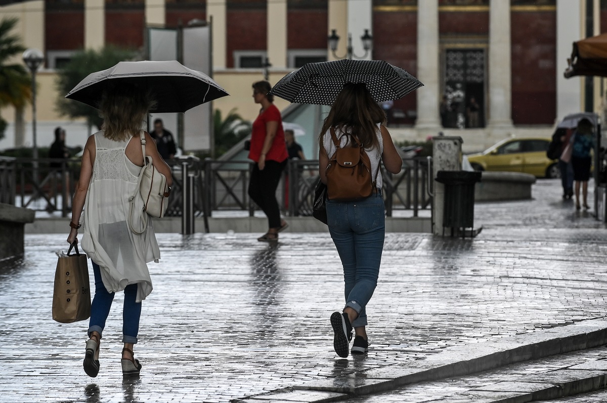 Βροχές στο κέντρο της Αθήνας ©Eurokinissi