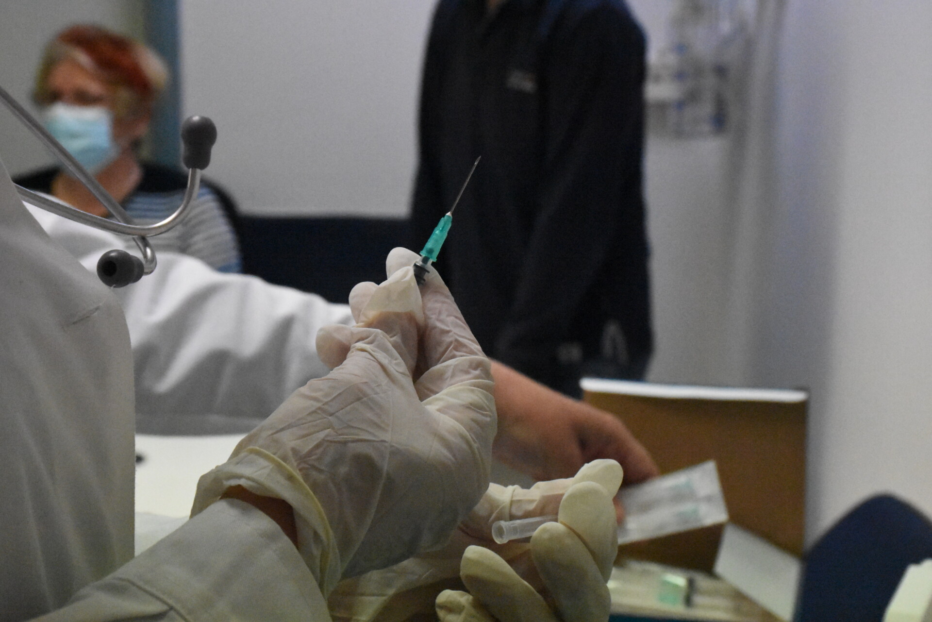 Υγειονομικοί: Εκδόθηκαν 5.895 πράξεις αναστολής καθηκόντων