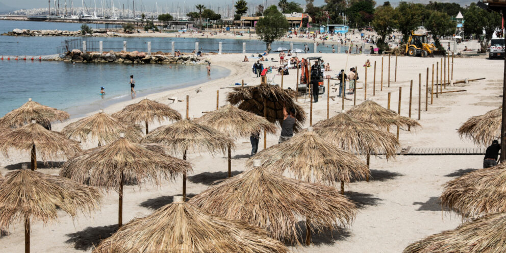 Καμπάνες σε επιχειρήσεις και καντίνες για καταλήψεις αιγιαλού