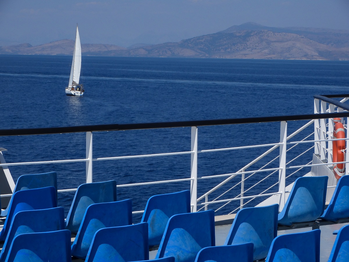 Δωρεάν ή με έκπτωση μεταφορά στην Κρήτη για την κηδεία Θεοδωράκη