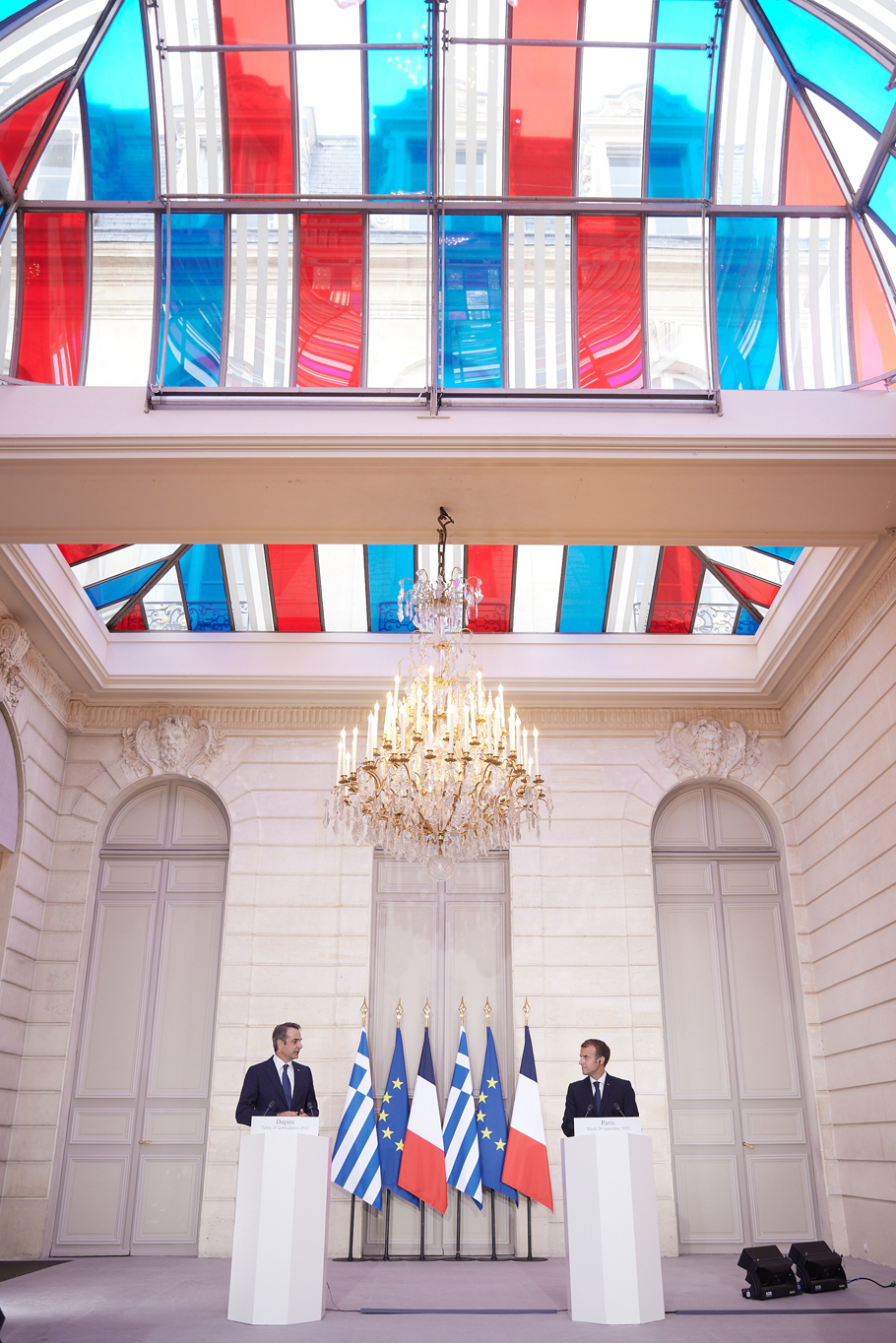 Κυριάκος Μητσοτάκης κι Εμανουέλ Μακρόν αναλύουν τα οφέλη της ιστορικής αμυντικής συμφωνίας Ελλάδας - Γαλλίας © Γραφείο Τύπου Πρωθυπουργού