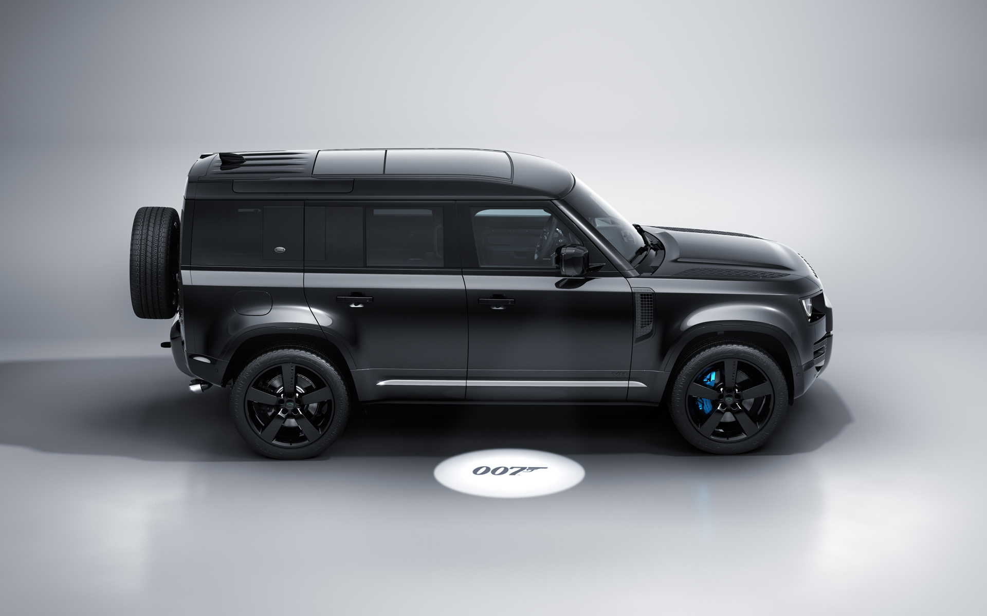 Land Rover Defender V8 Bond Edition για τους λάτρεις του 007