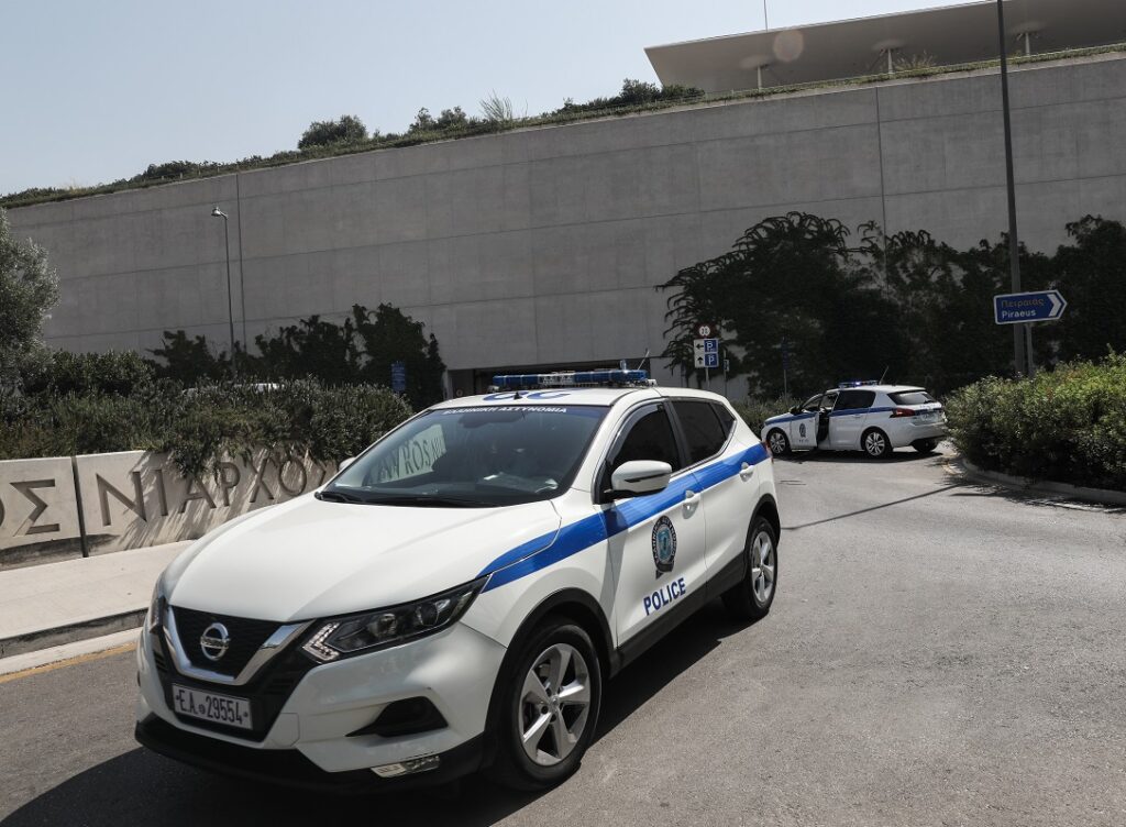 Δύο ένοπλες ληστείες σε σούπερ μάρκετ σε Γλυφάδα και Παλαιό Φάληρο