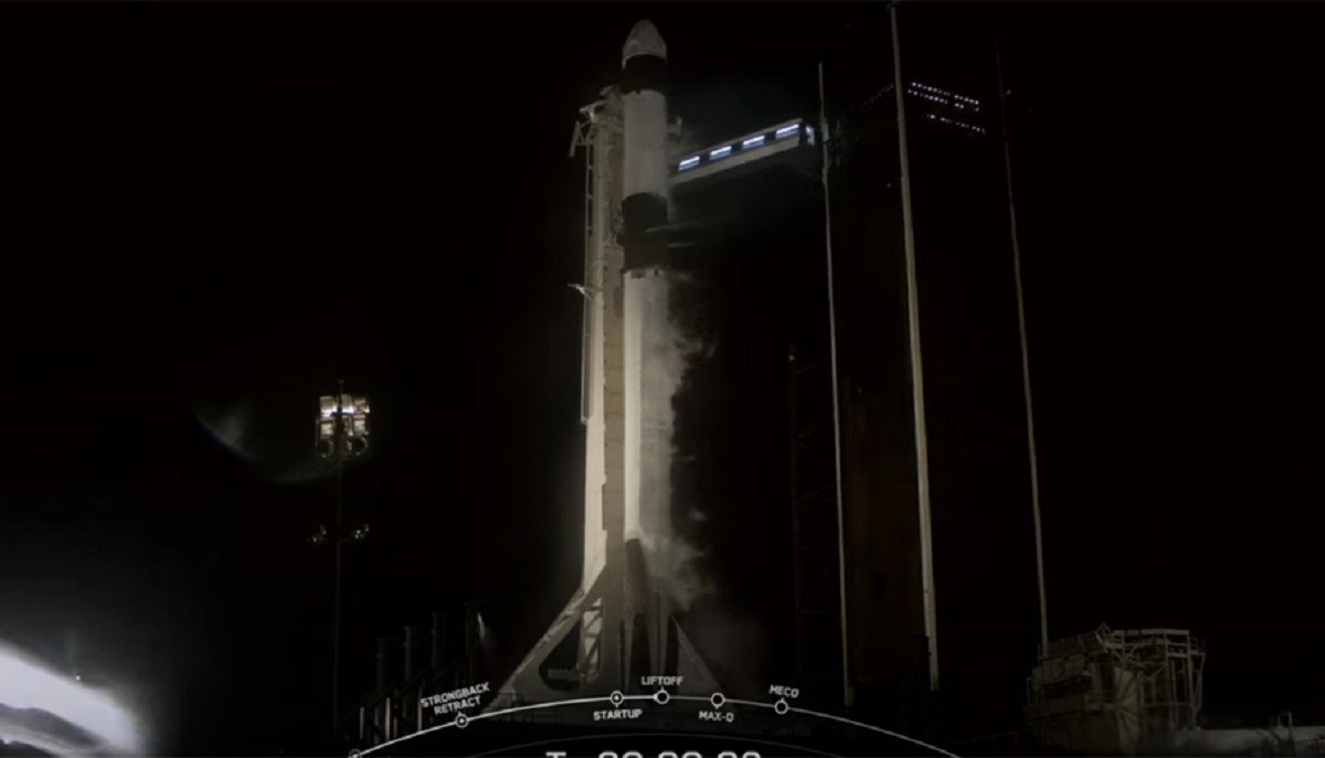 SpaceX: Απογειώθηκε ο πύραυλος Falcon 9 με ερασιτέχνες αστροναύτες