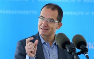 Moderna: Το μεγάλο στοίχημα στα εμβόλια κατά του καρκίνου που την έφερε ξανά στο προσκήνιο
