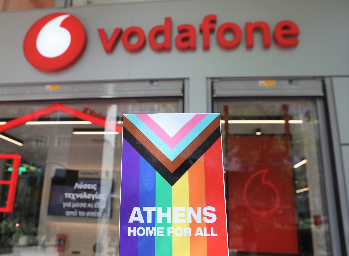 Τα καταστήματα της Vodafone υποστηρίζουν τη διαφορετικότητα