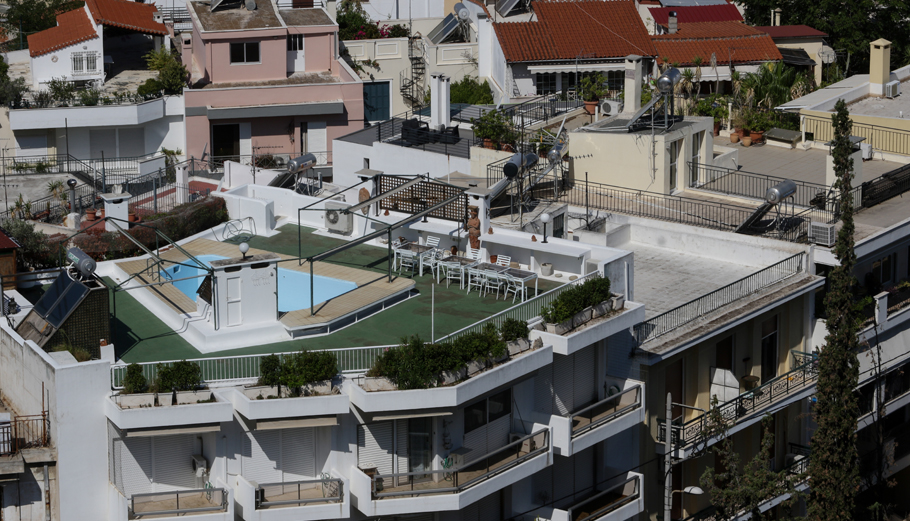 Ακίνητα: Νέες ισορροπίες στην αγορά, ποιοι και πώς αγοράζουν