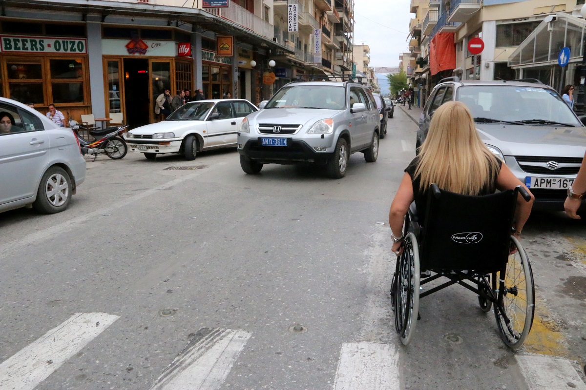 ΤΕΕ: Πόσο προσβάσιμα είναι τα δημόσια κτίρια σε ΑμεΑ