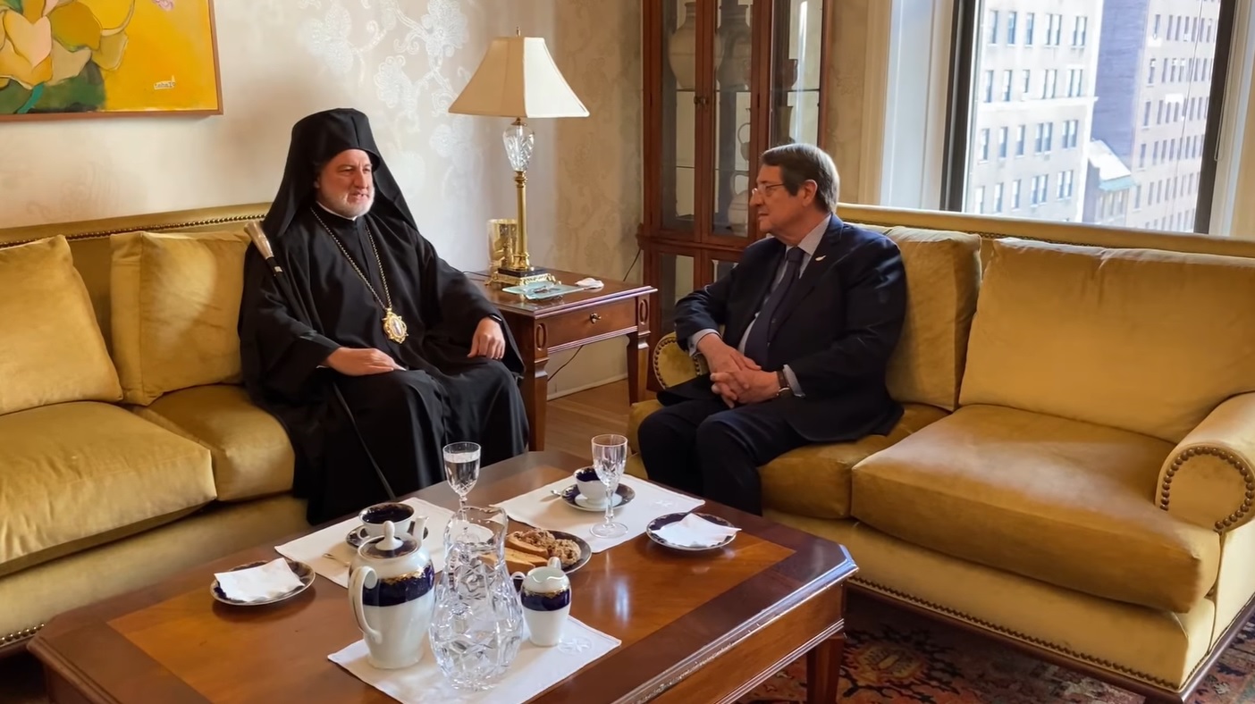 Τετ α τετ Αναστασιάδη – Ελπιδοφόρου: Προέχει η ενότητα του Ελληνισμού