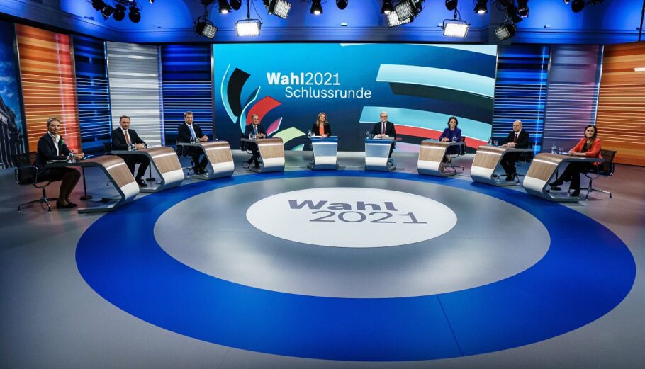 Πριν από τις γερμανικές ομοσπονδιακές εκλογές, που θα πραγματοποιηθούν στις 26 Σεπτεμβρίου, ο γερμανικός δημόσιος τηλεοπτικός σταθμός ARD και ZDF διοργανώνουν τηλεοπτική συζήτηση με τους υποψηφίους των γερμανικών εκλογών © EPA/CLEMENS BILAN / POOL