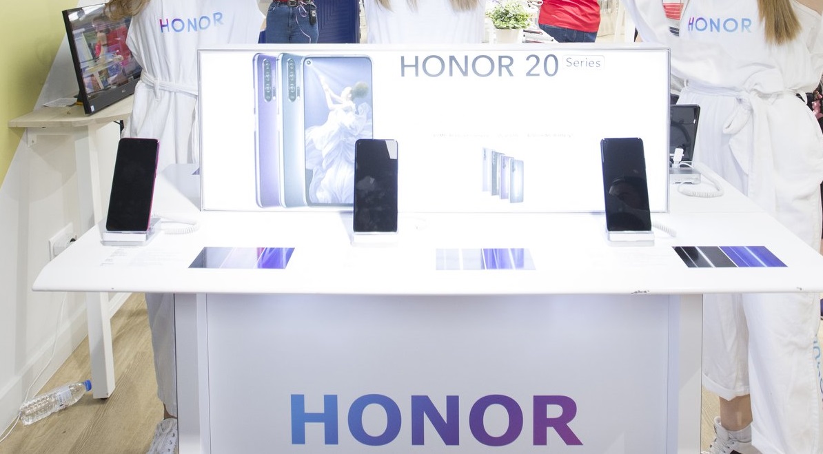Honor: Στους τρεις μεγαλύτερους κατασκευαστές κινητών στην Κίνα