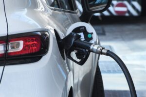 Καύσιμα: Πώς τα παραβατικά πρατήρια αποφεύγουν τα “λουκέτα”