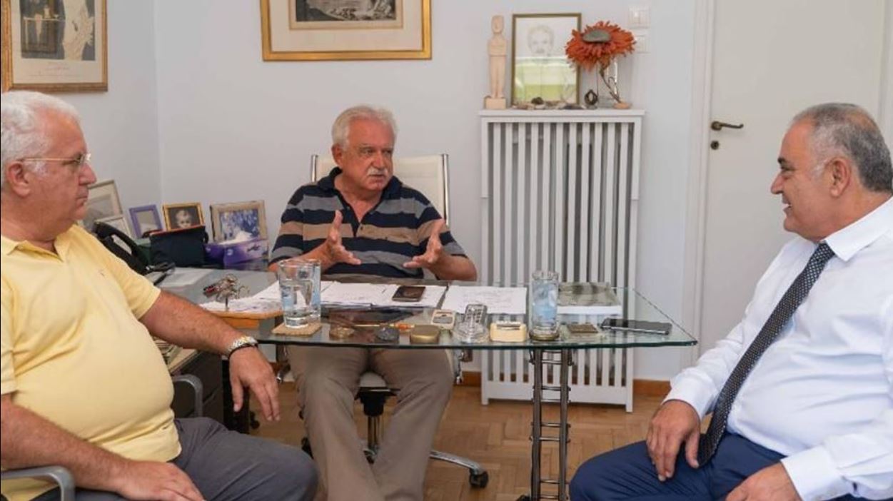 Συνάντηση Χατζηθεοδοσίου – Μπένου για τα μέτρα στήριξης στις πυρόπληκτες περιοχές