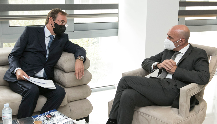 Ο πρόεδρος του ΕΒΕΑ με τον Τσέχο πρέσβη © ΕΒΕΑ