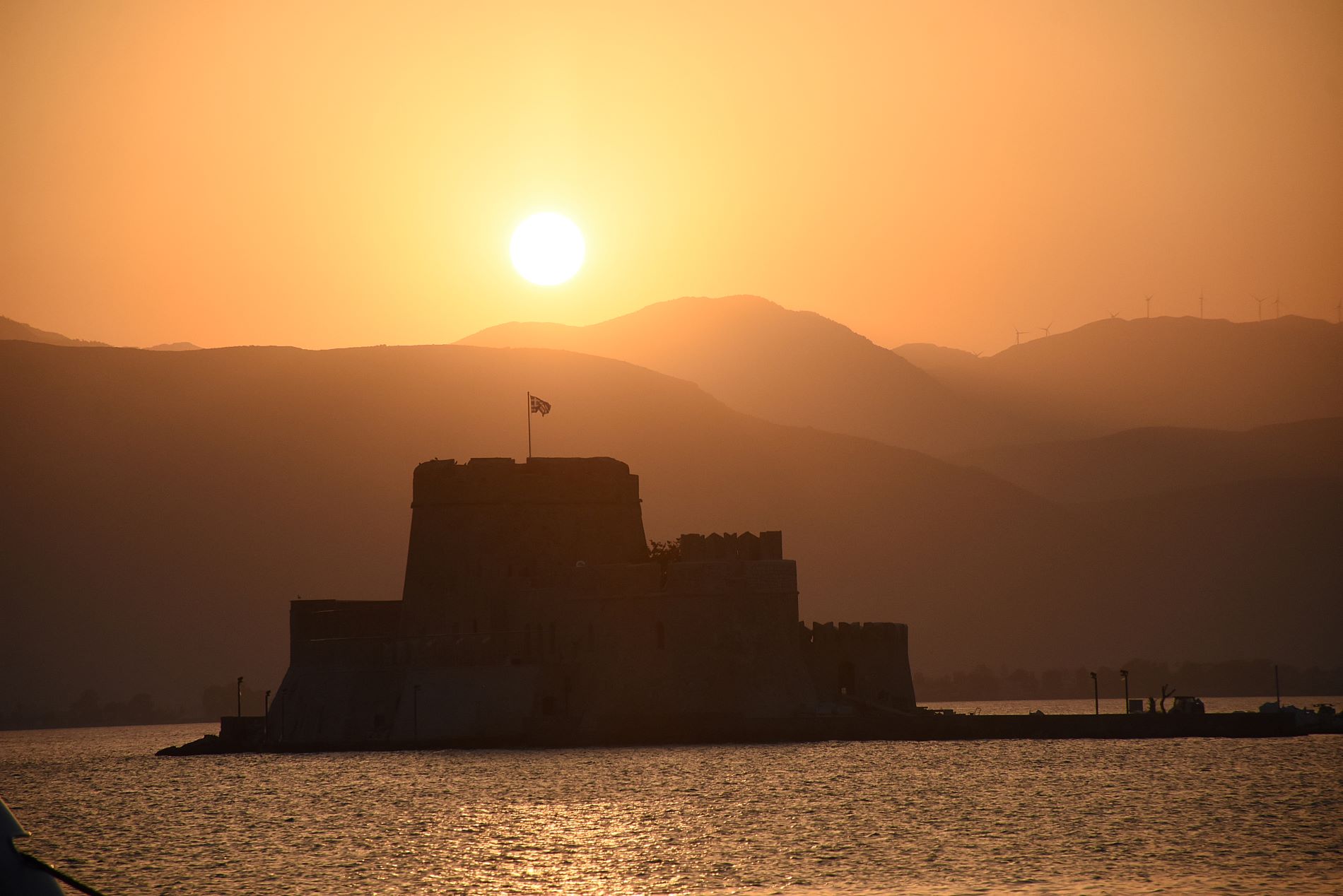 Επεκτείνονται τα μίνι lockdown σε Αργολίδα και Ευρυτανία