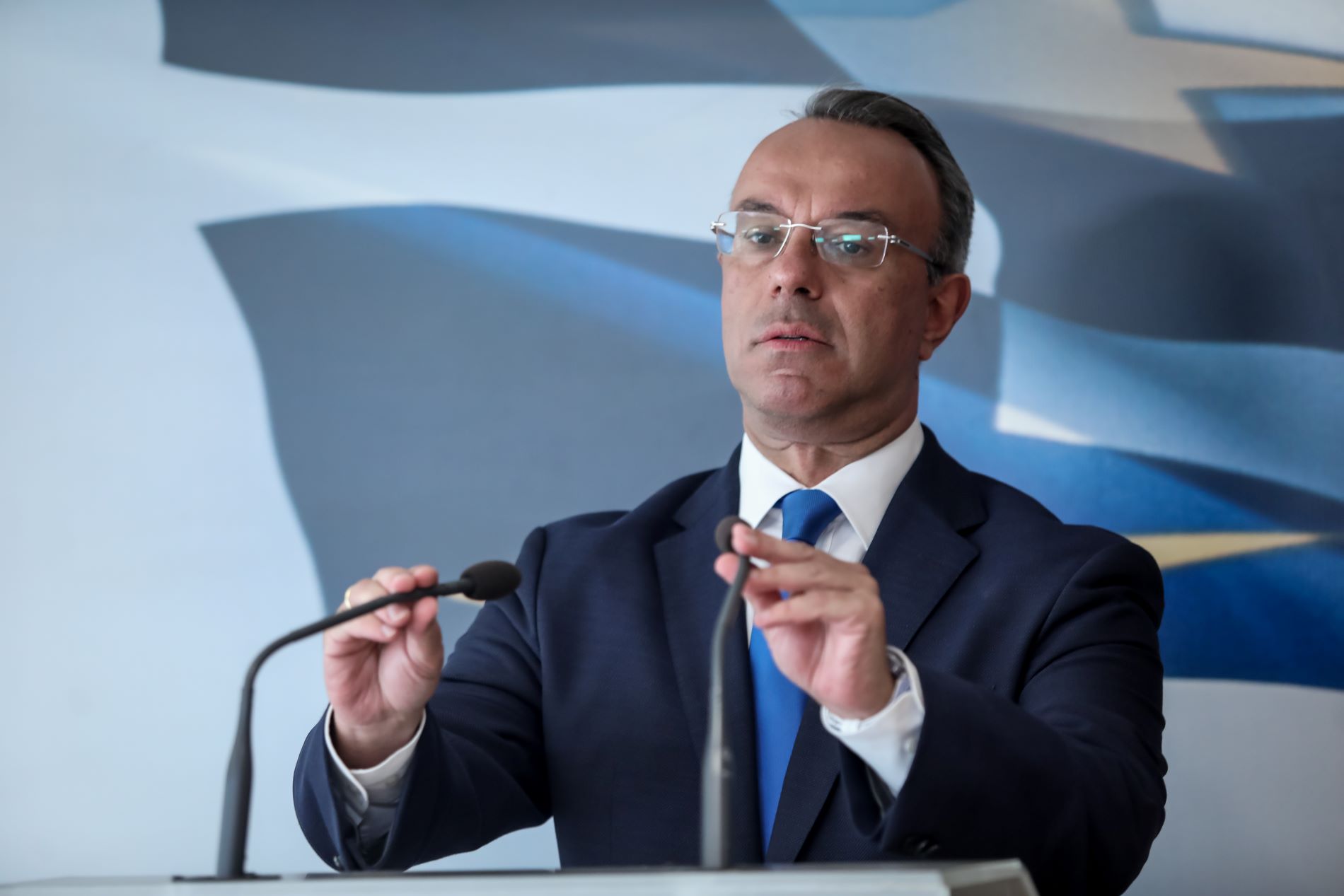 Σταϊκούρας: Παράθυρο για πρόσθετες μειώσεις φόρων το 2022