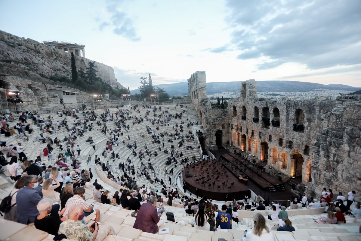 ΔΥΠΑ: Ξεκινούν την Τετάρτη οι αιτήσεις για τις επιταγές θεάτρου