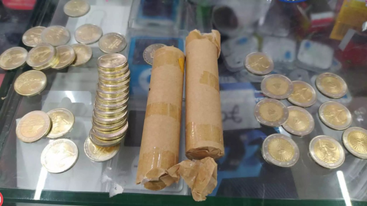 Εξαρθρώθηκε σπείρα που κυκλοφορούσε πλαστά νομίσματα των 2 ευρώ