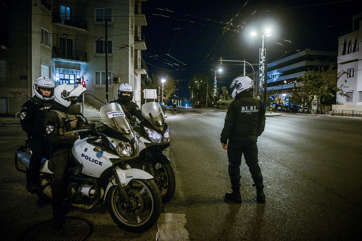 Συμπλοκή στο Πέραμα: Στον εισαγγελέα οι επτά συλληφθέντες αστυνομικοί