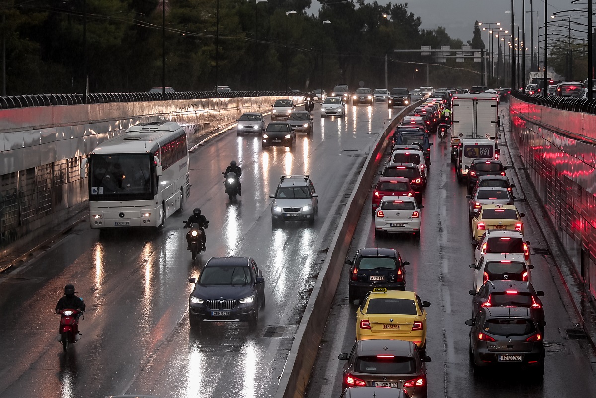 Υπ. Υποδομών: Τι να προσέχουμε για ασφαλή οδήγηση στην κακοκαιρία
