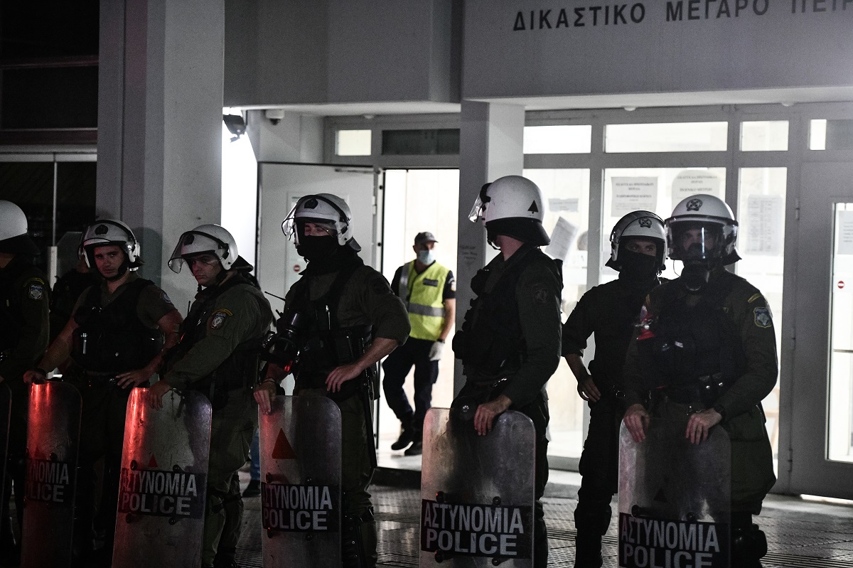 Πέραμα: Ο Κούγιας στην υπεράσπιση των αστυνομικών – Την Τετάρτη η απολογία
