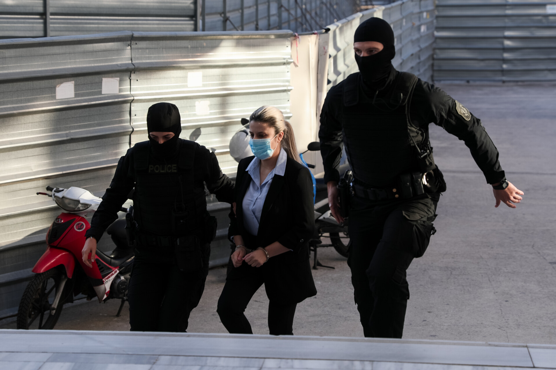 Επίθεση με βιτριόλι: Ομόφωνα ένοχη η 37χρονη – Κάθειρξη 15 ετών