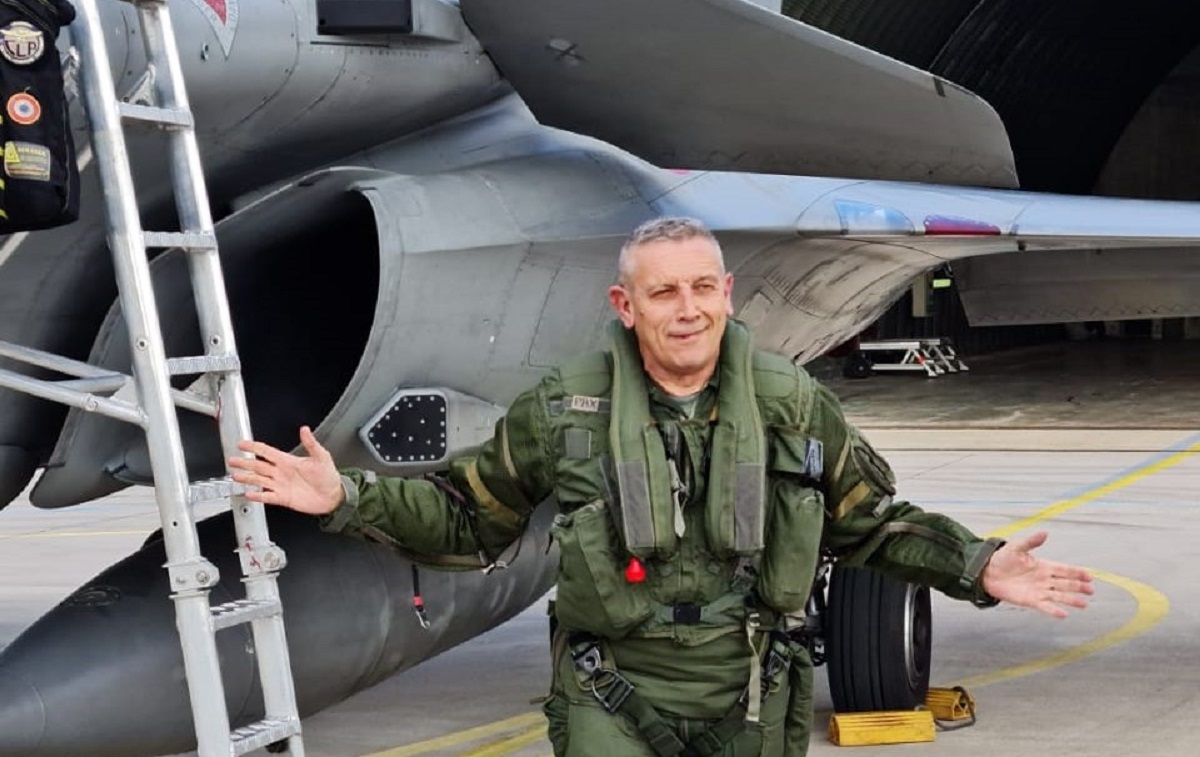 Με μαχητικό αεροσκάφος Rafale πέταξε στη Γαλλία ο αρχηγός ΓΕΕΘΑ