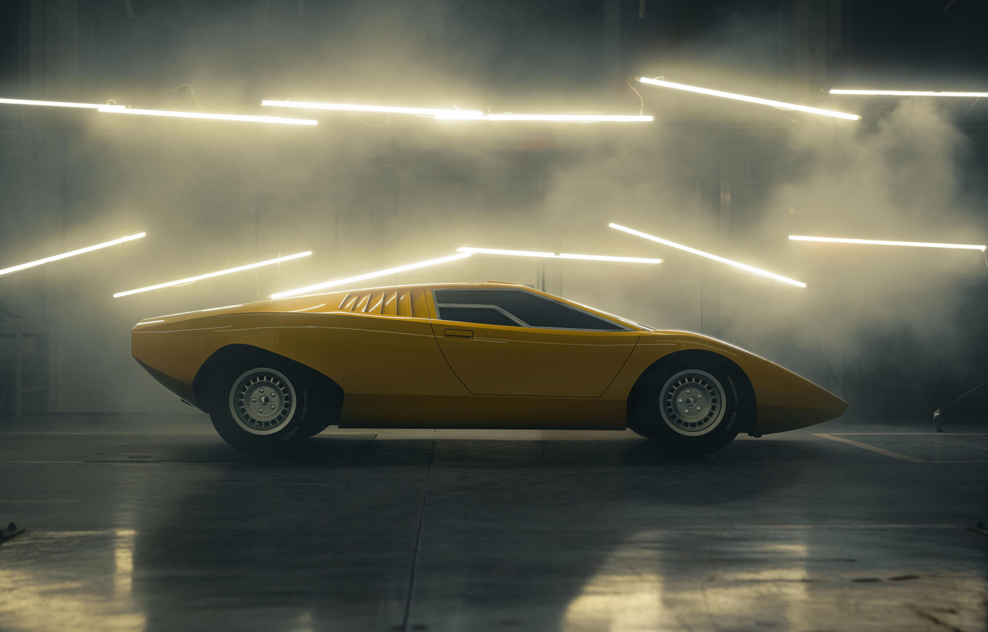 25.000 ώρες εργασίας για να φτιαχτεί ένα αντίγραφο της Lamborghini Countach του 1971 (video)