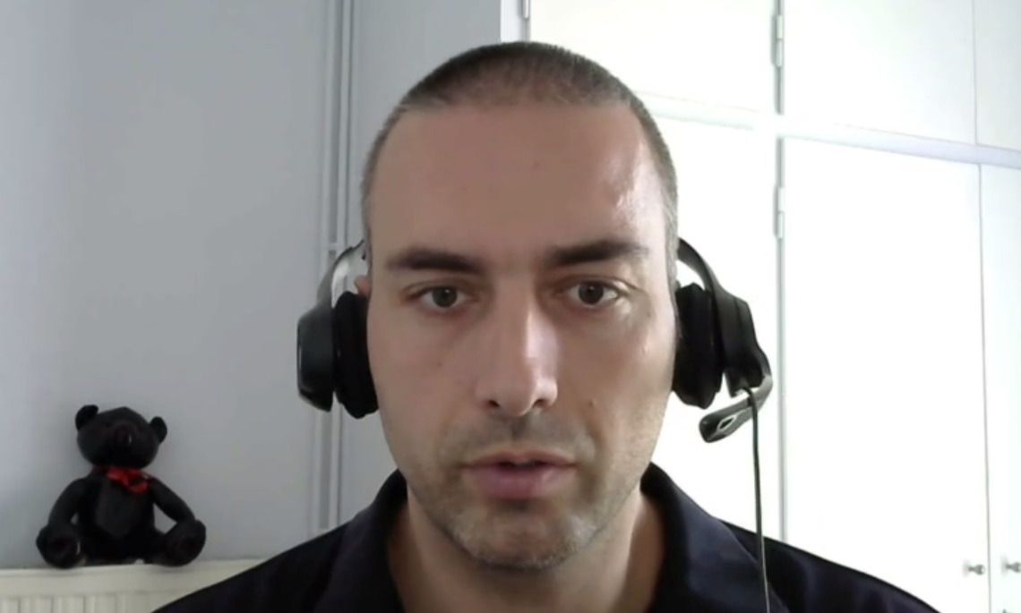 Σε διαθεσιμότητα τέθηκε ο YouTuber αντιεμβολιαστής αστυνομικός