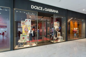 Dolce & Gabbana: Αναζητά ρευστότητα καθώς αυξάνονται τα χρέη και οι ζημιές