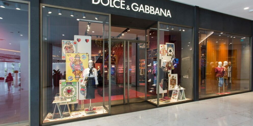 Dolce & Gabbana: Αναζητά ρευστότητα καθώς αυξάνονται τα χρέη και οι ζημιές