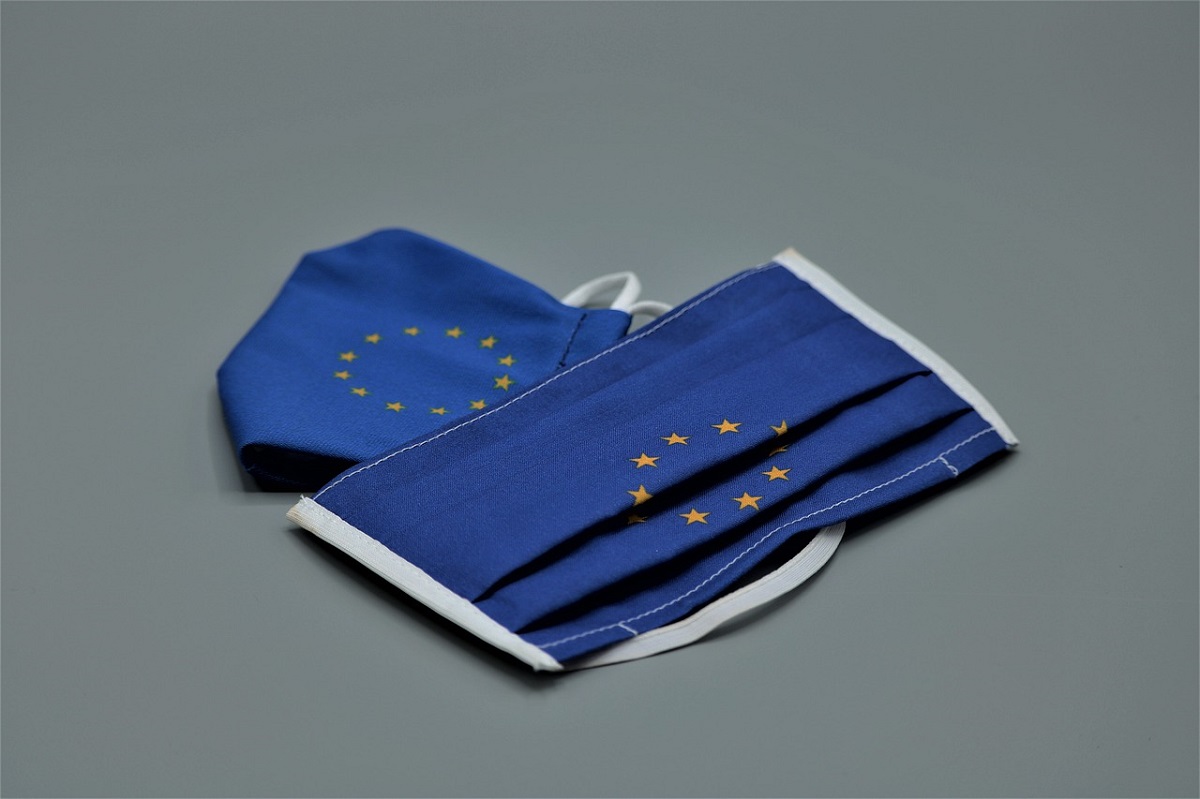 Μάσκα με το σήμα της Ευρωπαϊκής Ένωσης